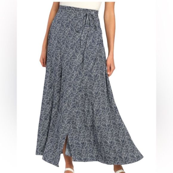 3/$30! Beautiful Tempest Navy Blue Print Wrap Maxi SkirtNwt - Picture 1 of 6